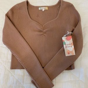 brown long-sleeve cropped top